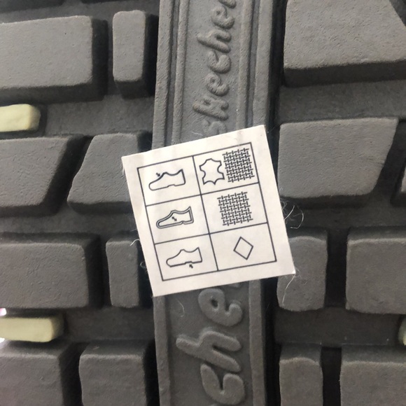 Skechers Suede Mule - Picture 10 of 10